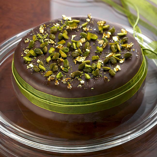 Edible Gold Petals on Cake
